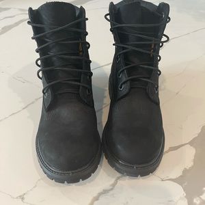 WOMEN'S TIMBERLAND PREMIUM 6-INCH WATERPROOF BOOTS - Size 6